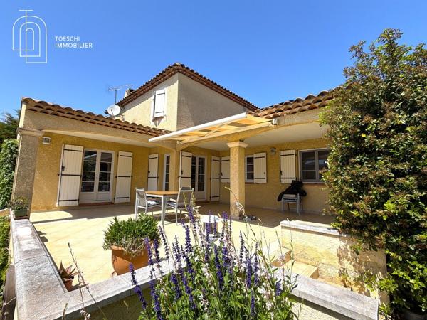 Maison de 156 m2 avec piscine et terrain 680 000 €