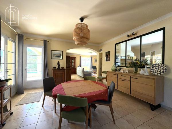 Maison de 156 m2 avec piscine et terrain 680 000 €