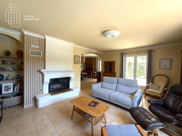 Maison de 156 m2 avec piscine et terrain 680 000 €
