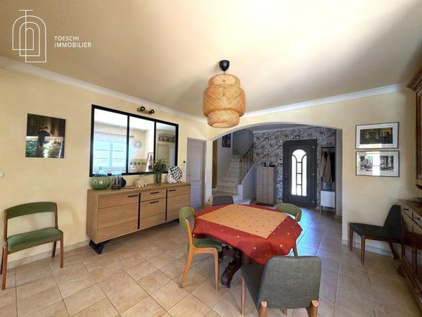 Maison de 156 m2 avec piscine et terrain 680 000 €