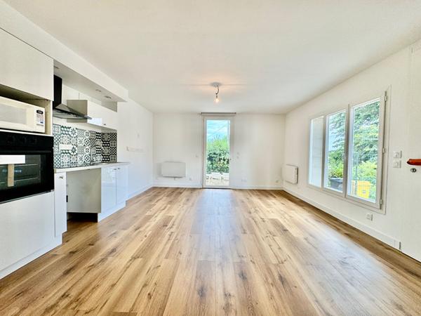 Quartier Bois LUZY 13012, appartement type 3 avec jardin à louer