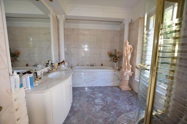 Maison 8 pièce(s) 205 m² (2 logements séparés)