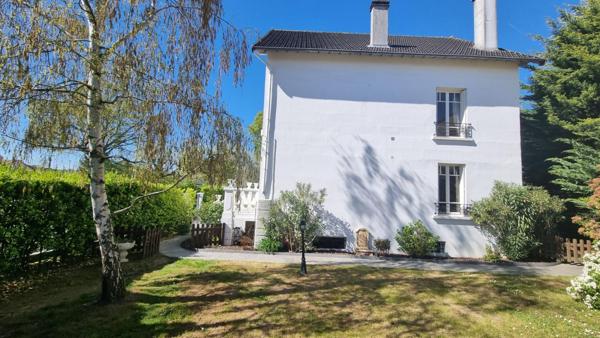 Maison 8 pièce(s) 205 m² (2 logements séparés)