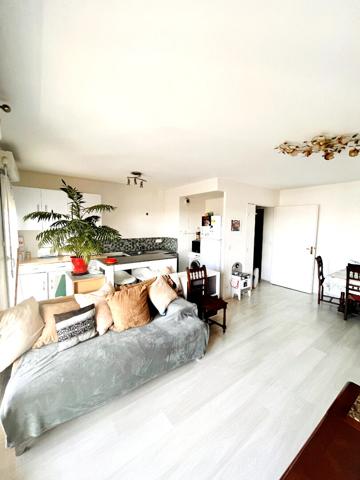 Appartement F3 Centre ville de MEAUX avec balcon et place de parking double