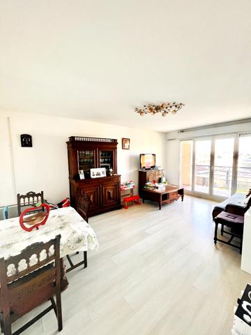 Appartement F3 Centre ville de MEAUX avec balcon et place de parking double