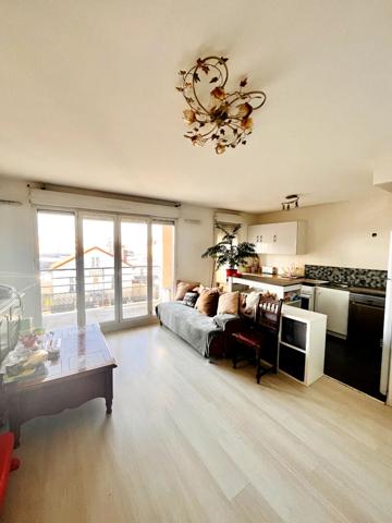 Appartement F3 Centre ville de MEAUX avec balcon et place de parking double