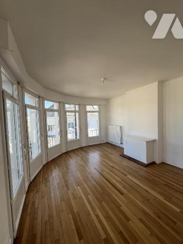 CENTRE VILLE APPARTEMENT T3 DE 83m²