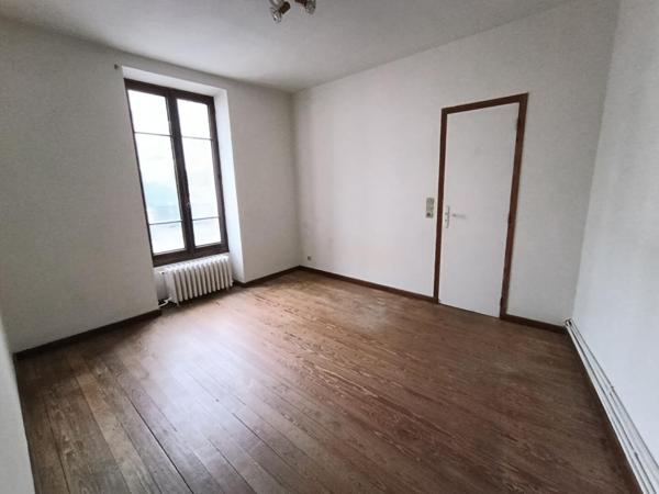 appartement 2 pièces avec cave et grenier