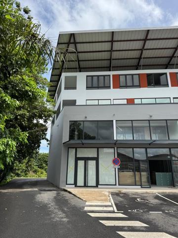 À LOUER Local de 90 m² - Route de Baduel