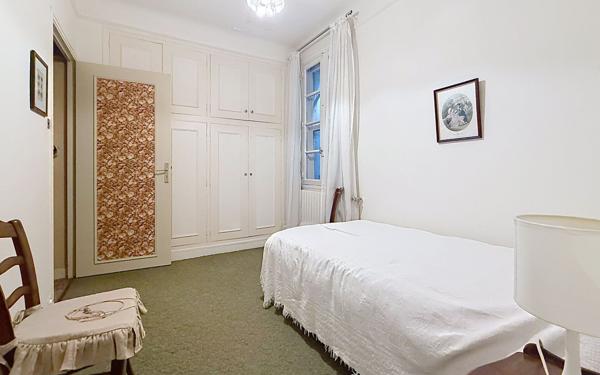 Maison à vendre    8 pièces •  Châteauneuf-de-Gadagne