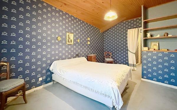 Maison à vendre    8 pièces •  Châteauneuf-de-Gadagne