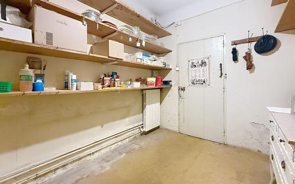 Maison à vendre    8 pièces •  Châteauneuf-de-Gadagne