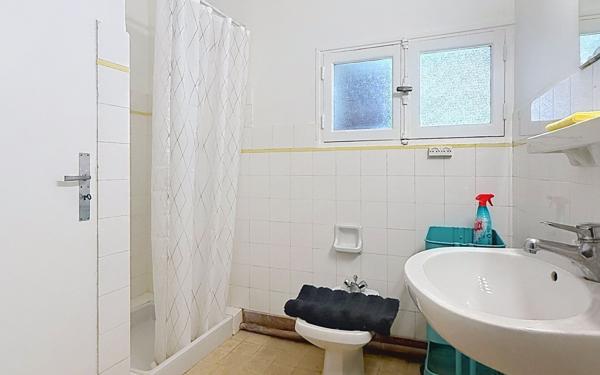 Maison à vendre    8 pièces •  Châteauneuf-de-Gadagne