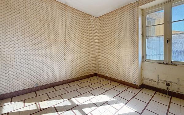 Maison à vendre    8 pièces •  Châteauneuf-de-Gadagne