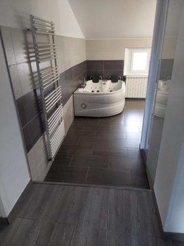 MAS RENOVE DE 280 M² AVEC VUE