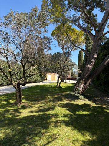 CORPS DE FERME RENOVE DE 200 M² + UNE DEPENDANCE DE 80 M²