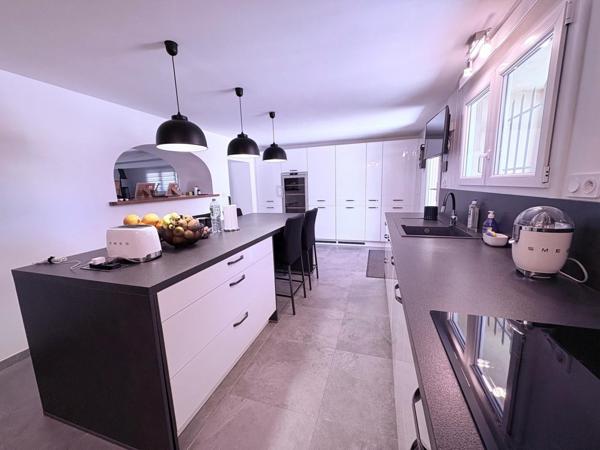 CORPS DE FERME RENOVE DE 200 M² + UNE DEPENDANCE DE 80 M²