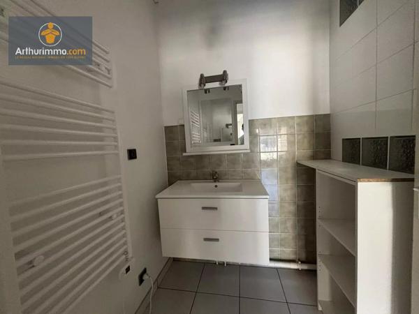 Vente                                                      Appartement
                        
                     3 pièces                      67 m2                     à Marmande