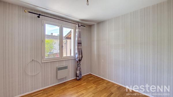 À vendre Maison de plain-pied à Caussens, 101 m² habitables avec garage en sous-sol et jardin