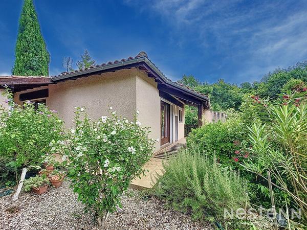 À vendre Maison de plain-pied à Caussens, 101 m² habitables avec garage en sous-sol et jardin