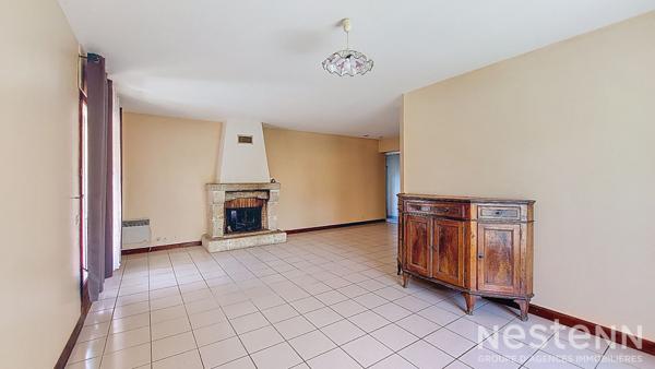 À vendre Maison de plain-pied à Caussens, 101 m² habitables avec garage en sous-sol et jardin