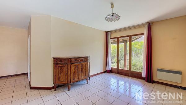 À vendre Maison de plain-pied à Caussens, 101 m² habitables avec garage en sous-sol et jardin