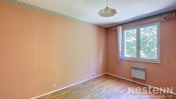 À vendre Maison de plain-pied à Caussens, 101 m² habitables avec garage en sous-sol et jardin