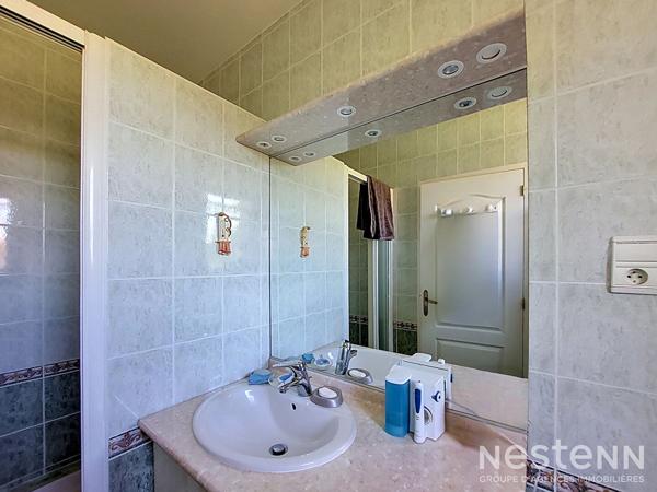 A Vendre Maison contemporaine de 174 m² avec garage, jardin et piscine sur la commune de Condom