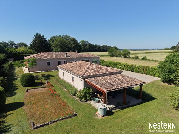 A Vendre Maison contemporaine de 174 m² avec garage, jardin et piscine sur la commune de Condom