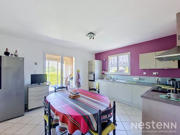 A Vendre Maison contemporaine de 174 m² avec garage, jardin et piscine sur la commune de Condom
