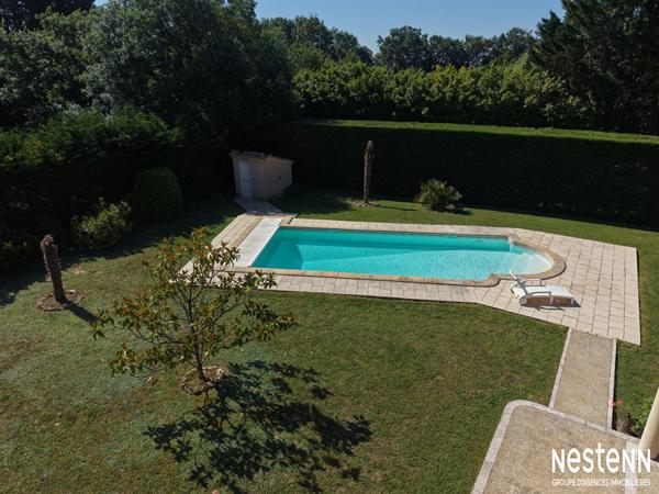 A Vendre Maison contemporaine de 174 m² avec garage, jardin et piscine sur la commune de Condom