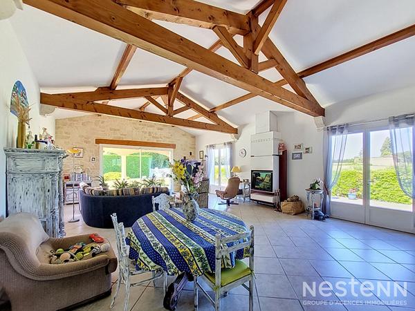 A Vendre Maison contemporaine de 174 m² avec garage, jardin et piscine sur la commune de Condom