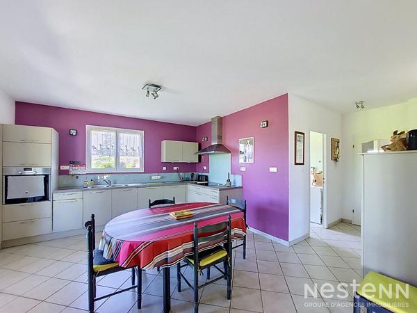 A Vendre Maison contemporaine de 174 m² avec garage, jardin et piscine sur la commune de Condom