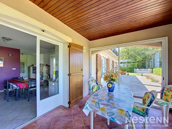 A Vendre Maison contemporaine de 174 m² avec garage, jardin et piscine sur la commune de Condom