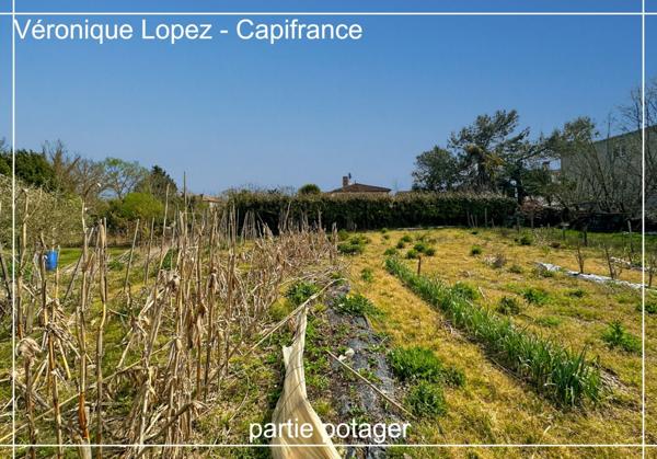 Le Passage, maison de maçon spacieuse et lumineuse, 159 m² habitables, grand garage, jardin, piscine.