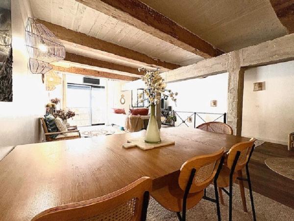 Appartement Atypique Ancien Entrepôt aménagé DUPLEX 192m² Garage Double -7ème arrondissement