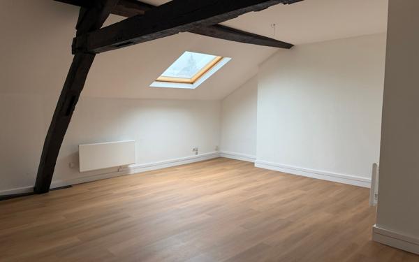 Appartement à louer    3 pièces • 60 m2 Anzin