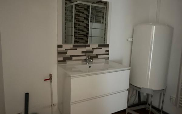 Appartement à louer    3 pièces • 60 m2 Anzin