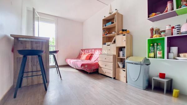 Magnifique appartement 2 pièces de 24m2 rénové avec vue latérale mer