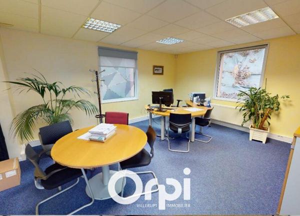 Immeuble à vendre    15 pièces • 495 m2 Mont-Saint-Martin