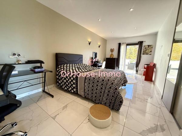 Maison à vendre 6 pièces de 235 m²