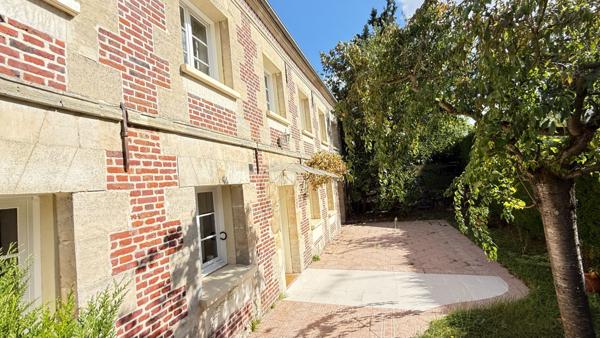 NOAILLES A 5 MIN... PROCHE, Maison 7 pièces, 176 m2, 3 chambres, studio, jardin