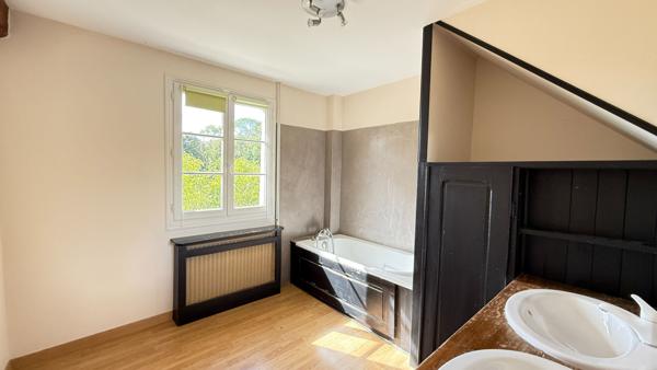 NOAILLES A 5 MIN... PROCHE, Maison 7 pièces, 176 m2, 3 chambres, studio, jardin