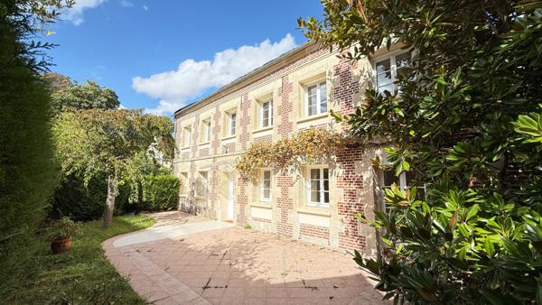 NOAILLES A 5 MIN... PROCHE, Maison 7 pièces, 176 m2, 3 chambres, studio, jardin