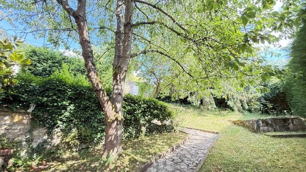 NOAILLES A 5 MIN... PROCHE, Maison 7 pièces, 176 m2, 3 chambres, studio, jardin