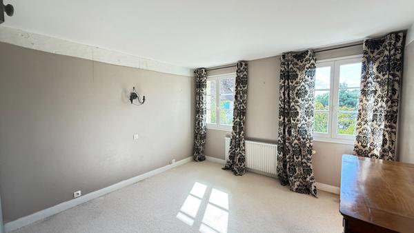 NOAILLES A 5 MIN... PROCHE, Maison 7 pièces, 176 m2, 3 chambres, studio, jardin