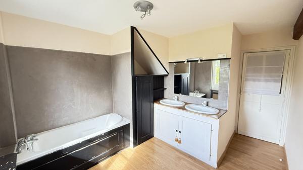 NOAILLES A 5 MIN... PROCHE, Maison 7 pièces, 176 m2, 3 chambres, studio, jardin