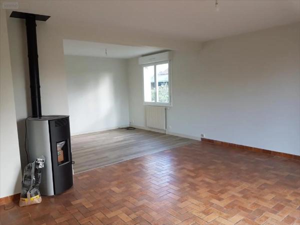 Location - Maison Val-d'Izé 35450 6 pièces 142 m 2 3810 m 2