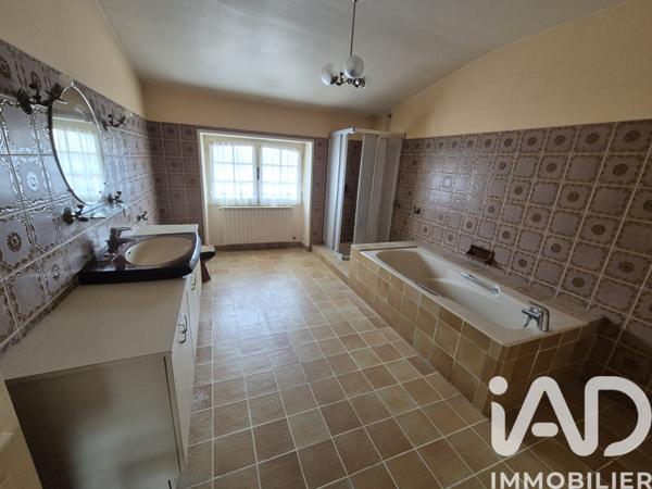 Maison à vendre 8 pièces 287 m² La Rochefoucauld-en-Angoumois
