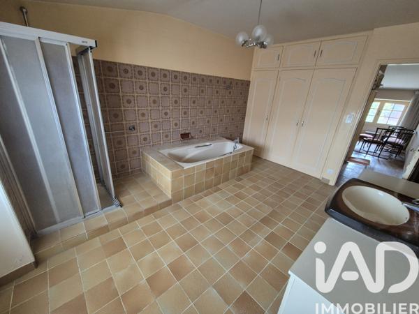 Maison à vendre 8 pièces 287 m² La Rochefoucauld-en-Angoumois
